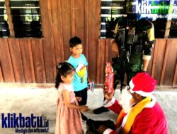 Natal Bersama Warga Papua, Satgas Yonif Raider 514/SY Kostrad Tebar Suka Cita dan Kasih