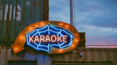 10 Tempat Karaoke di Medan yang Populer & Asyik