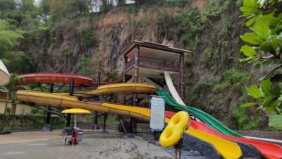 Nirwana Park, Taman Wisata Air yang Dikelilingi Bukit Kontur Unik di Bandung