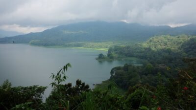 Twin Lake View Bali, Menyaksikan Pesona Danau Kembar dari Ketinggian di Buleleng