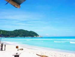 10 Pantai di Malaysia, Pilihan Terbaik untuk Bersantai