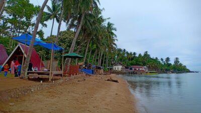 Pantai Togeo, Pantai Cantik dengan Laut Biru yang Menawan di Bone