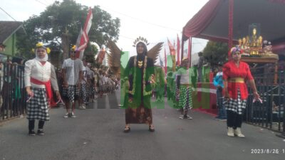 Hebohnya Senggreng Festival Karnaval 2023 Ibu Kades Hingga Turun Panggung