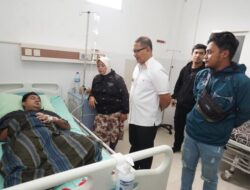 Perhatian PJ. Walikota, Kunjungi Korban Pohon Tumbang di Rumah Sakit 