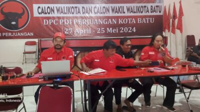 Dua Kandidat Bacawali Kembalikan Berkas Formulir Pendaftaran ke DPC PDI Perjuangan kota Batu